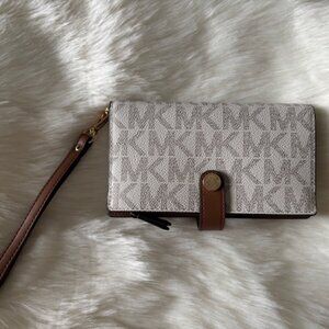 Michael Kors smartphone wristlet wallet vanilla signature